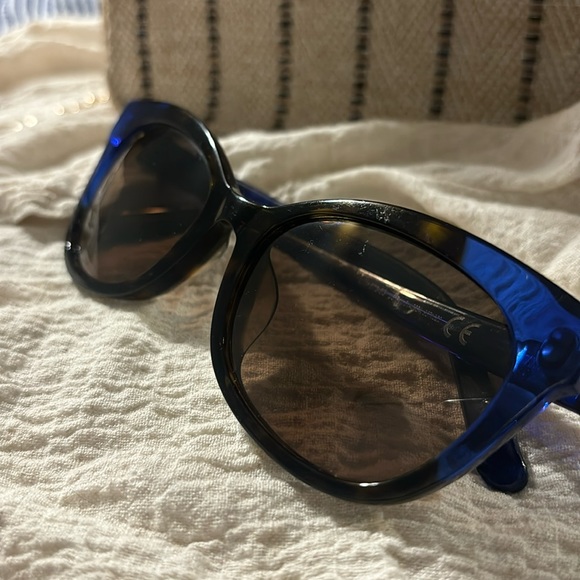 **SOLD** Maui Jim Ilima Polarized Sunglasses - Picture 3 of 5